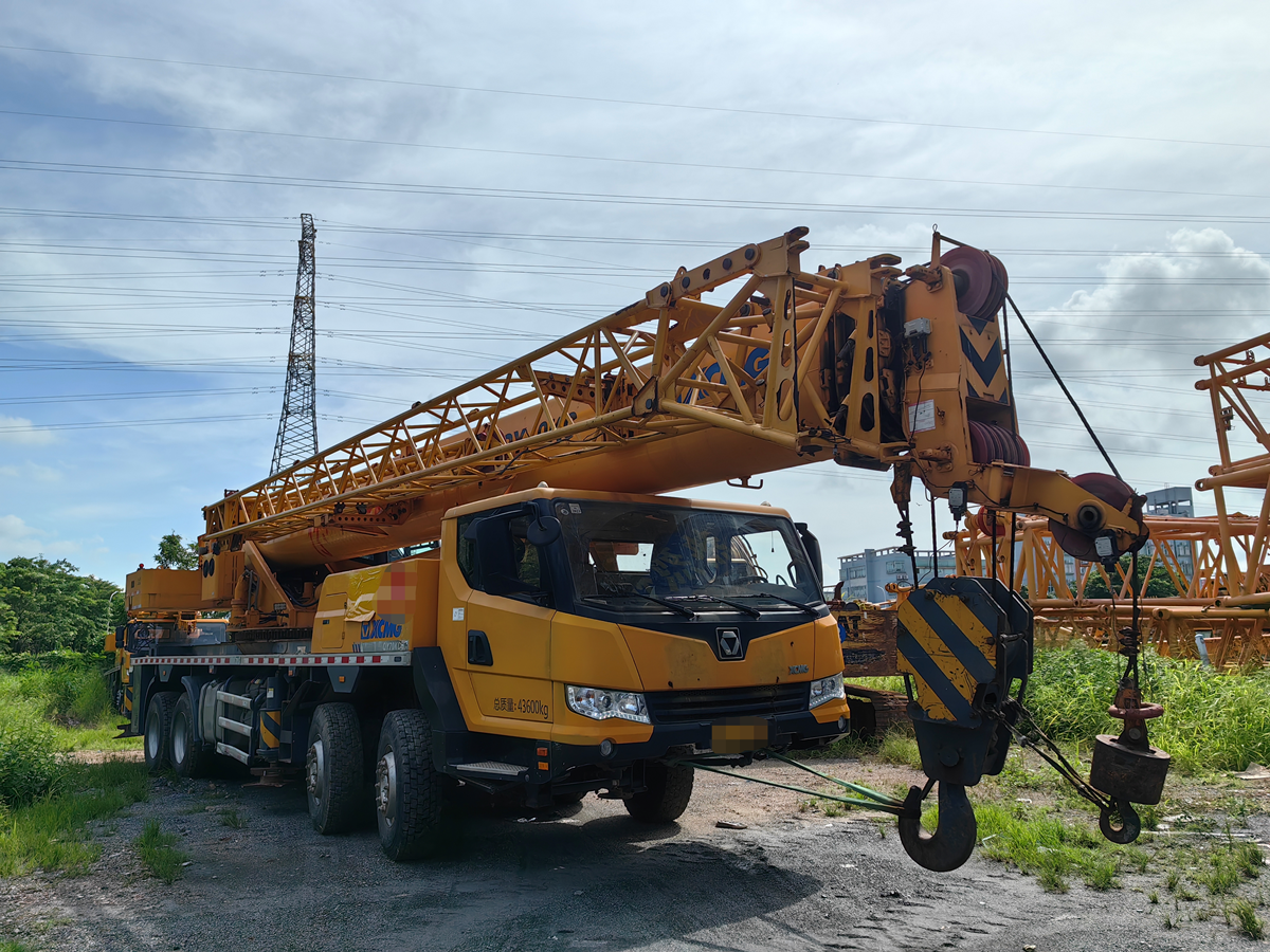 XCMG QY50KC truck crane