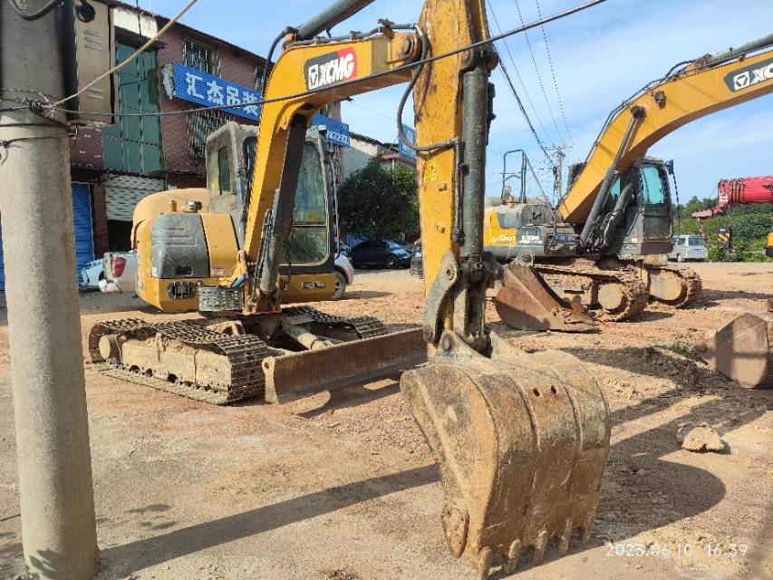 XCMG XE60D crawler excavator