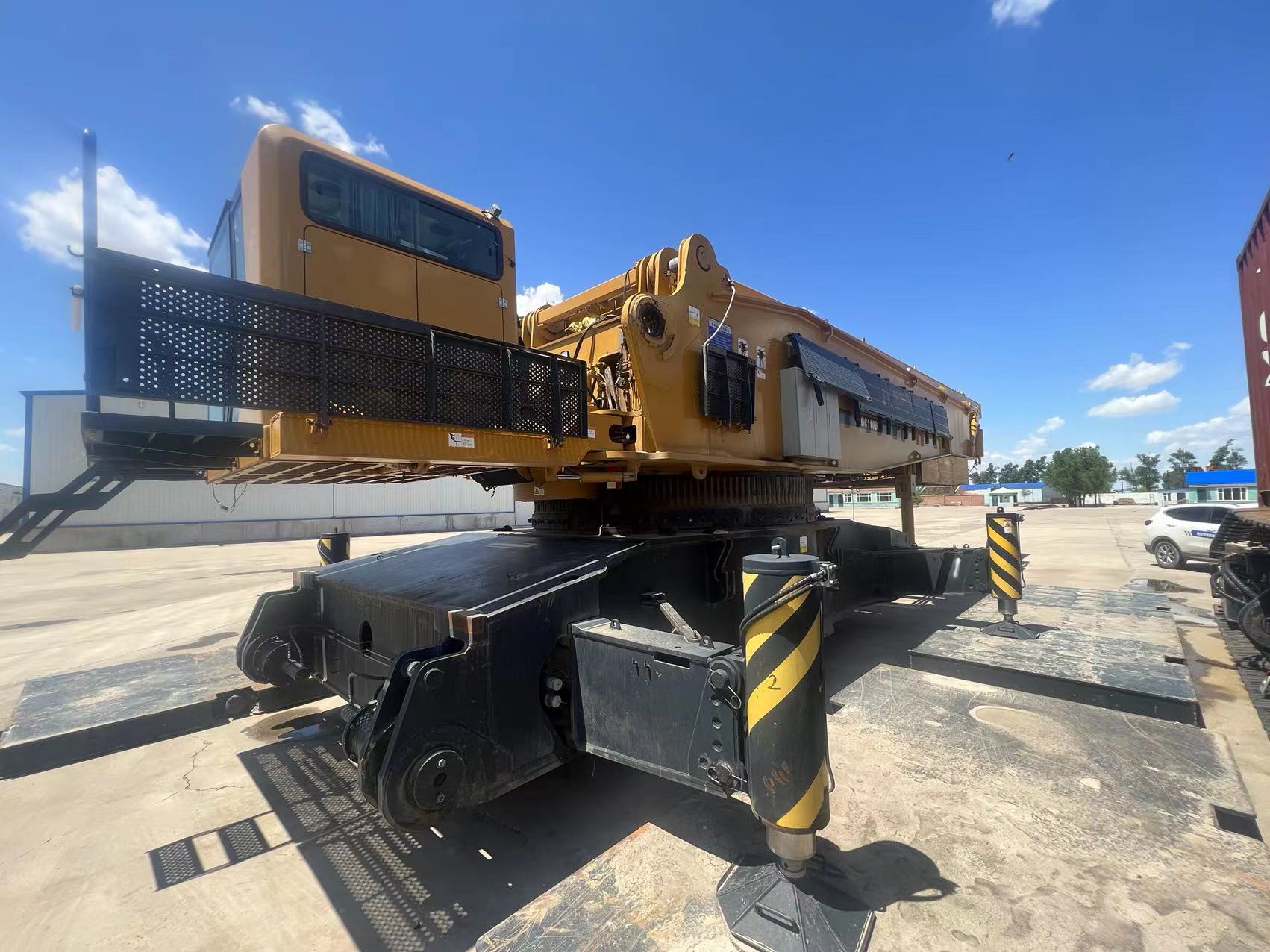 XCMG XGC11000A crawler crane
