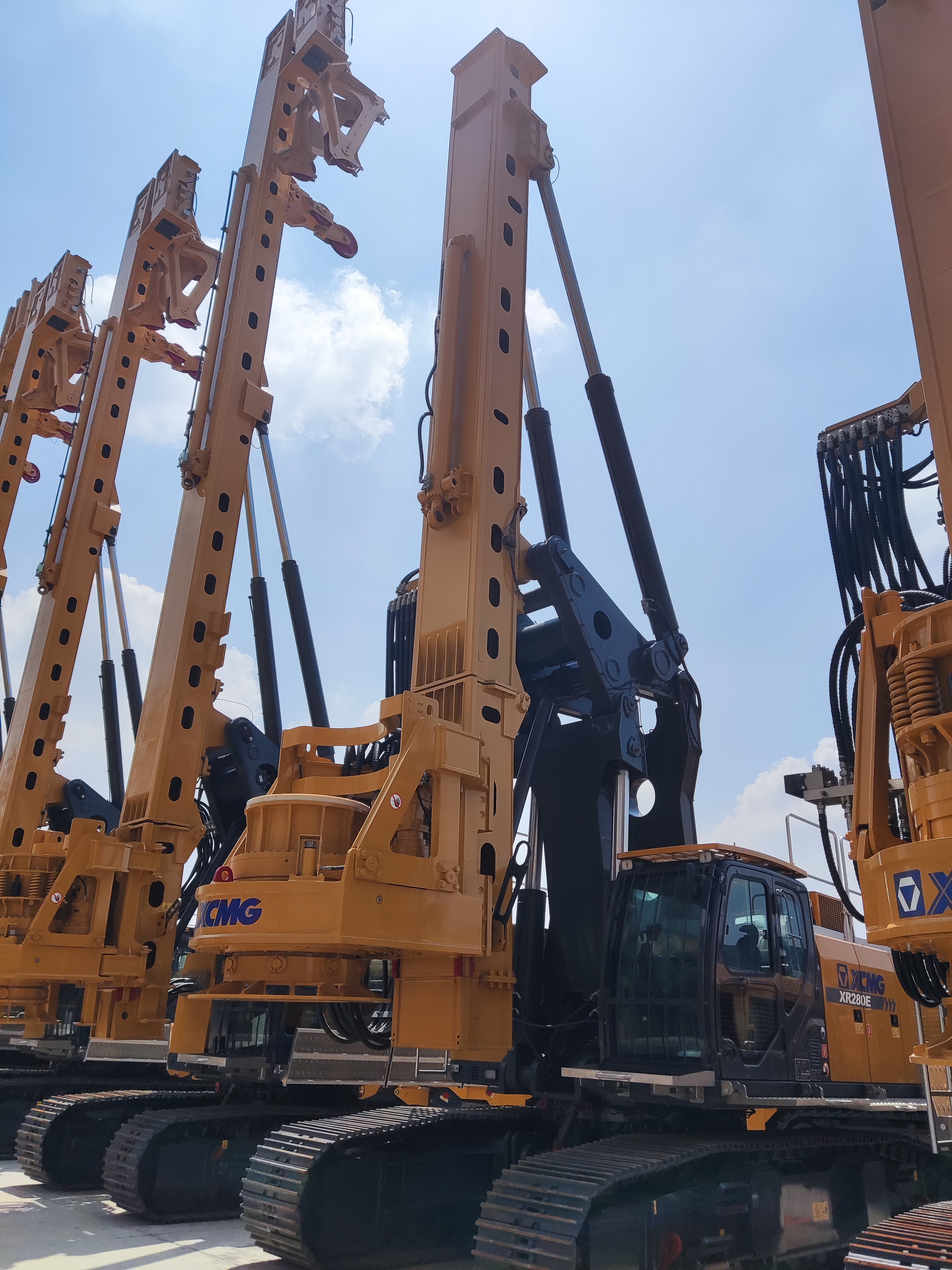 XCMG XR280E rotary drilling rig