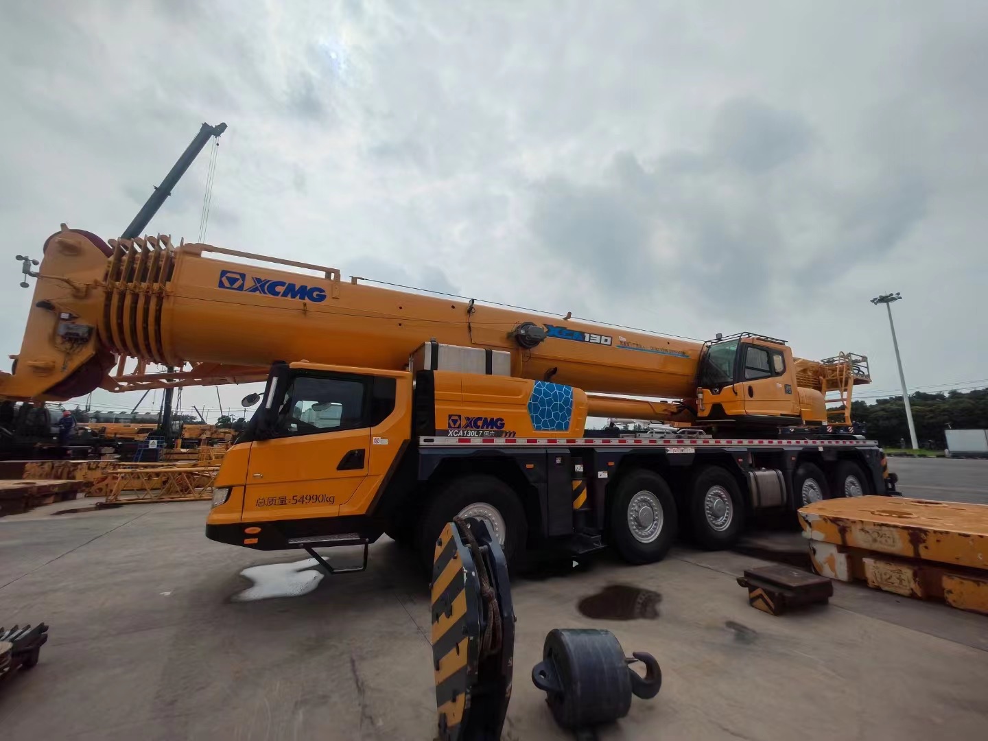 XCMG XCA130L7 all ground crane