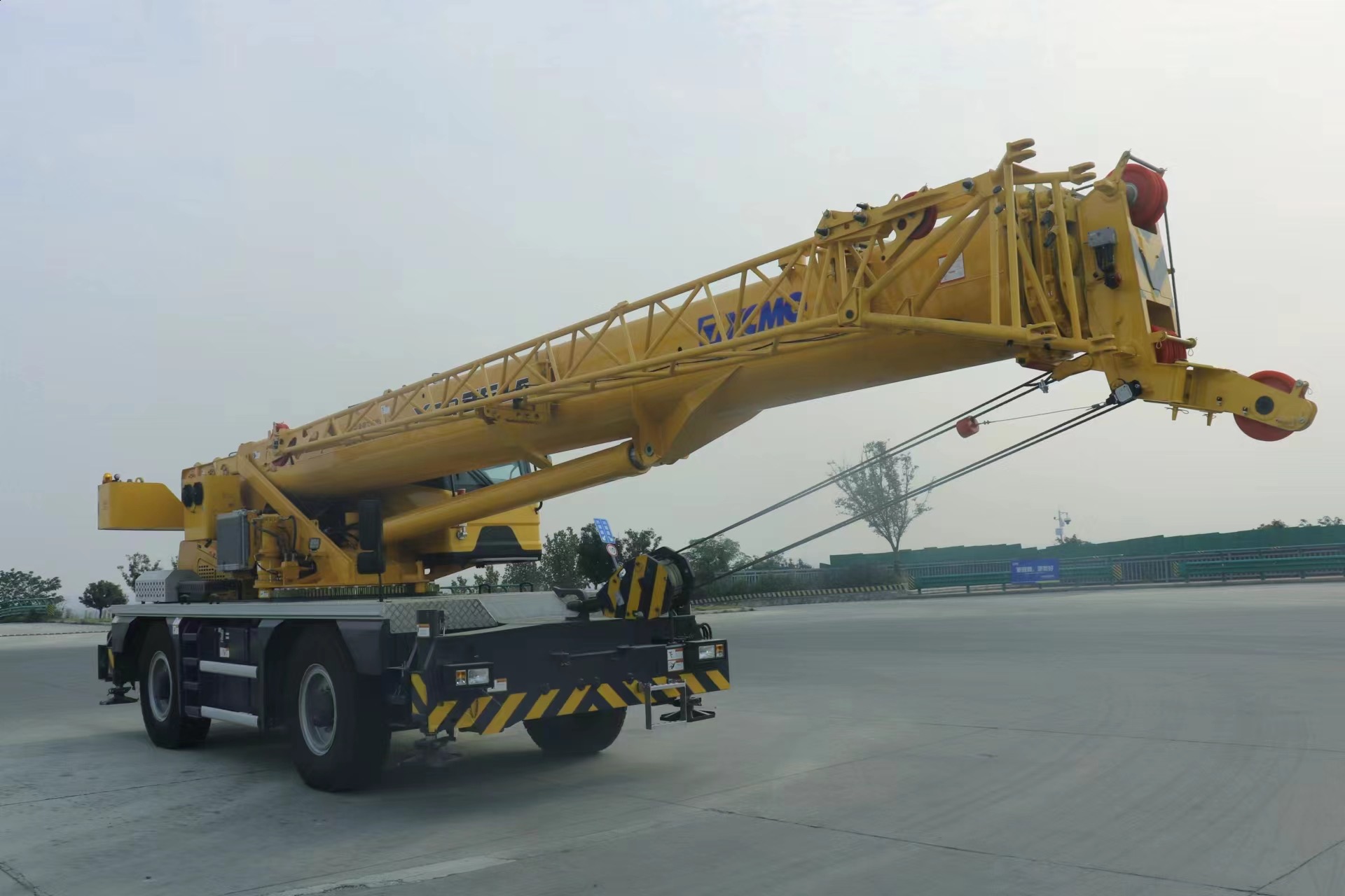 XCMG XCR25L5 off-road tire crane