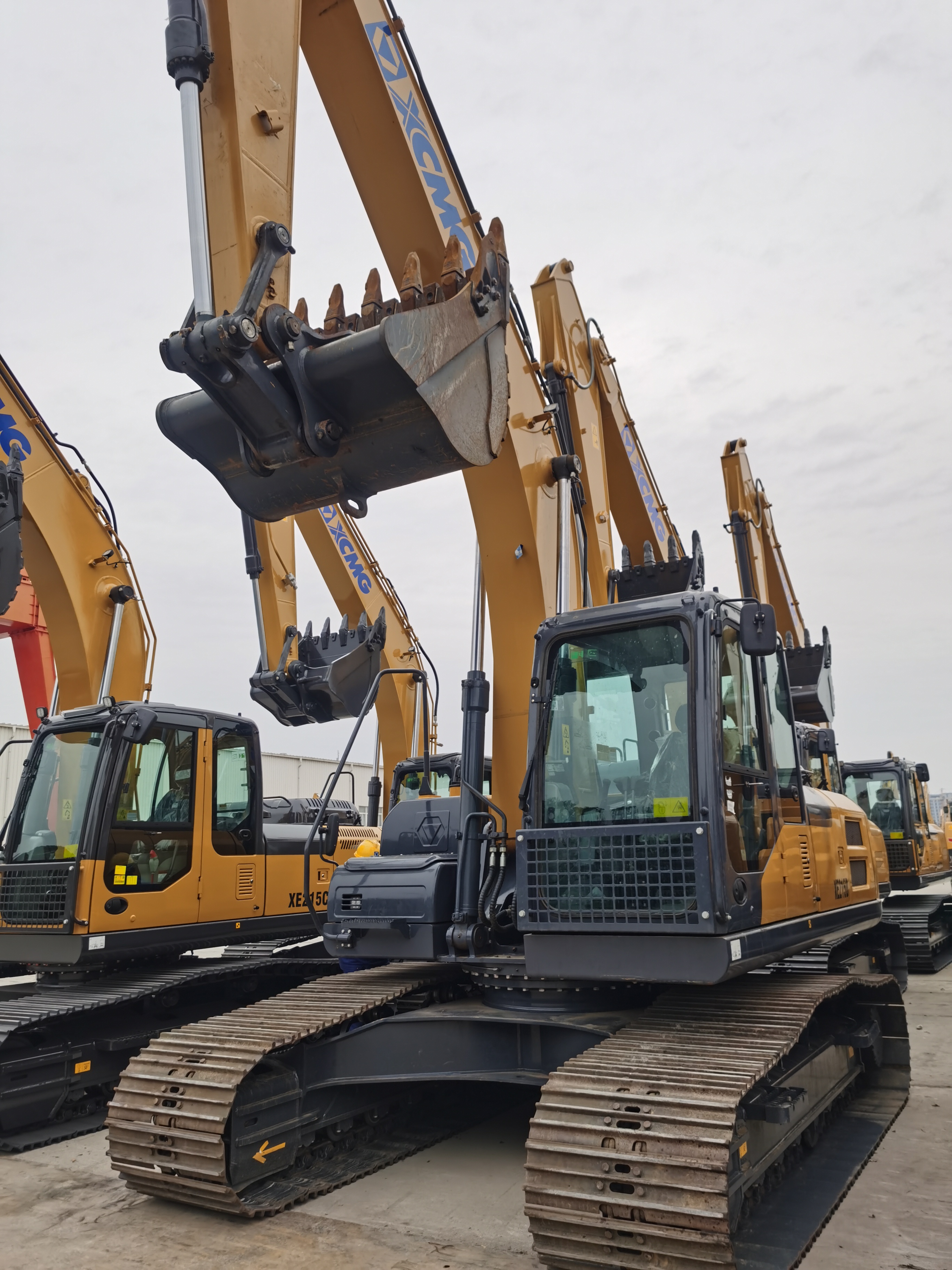 XCMG XE215D crawler excavator
